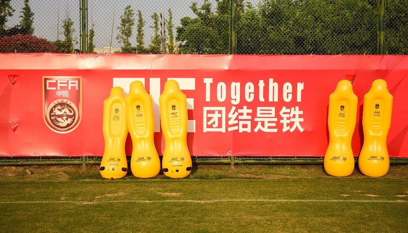 爱游戏体育入口-湖南队主场告捷，球员团结争胜内部默契